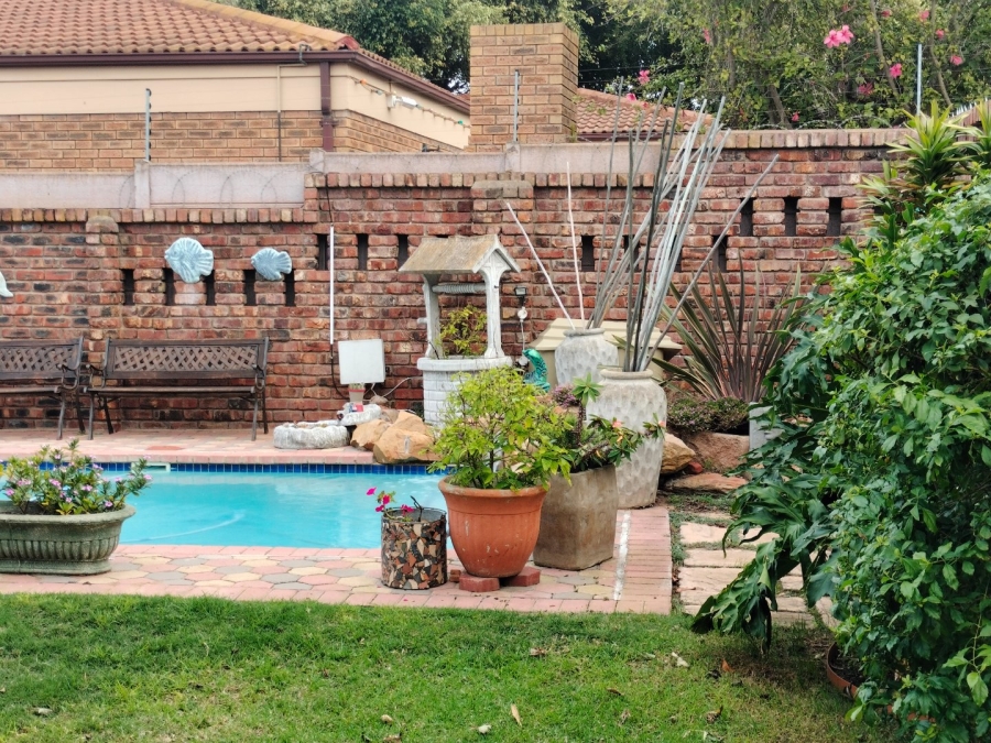 3 Bedroom Property for Sale in Deoville Park Western Cape